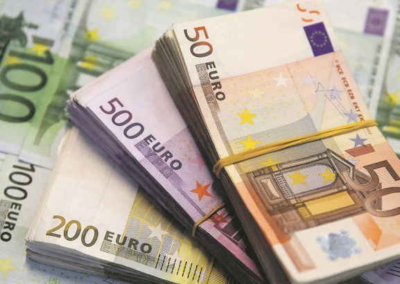 بیشتر شدن نرخ رسمی یورو و پوند