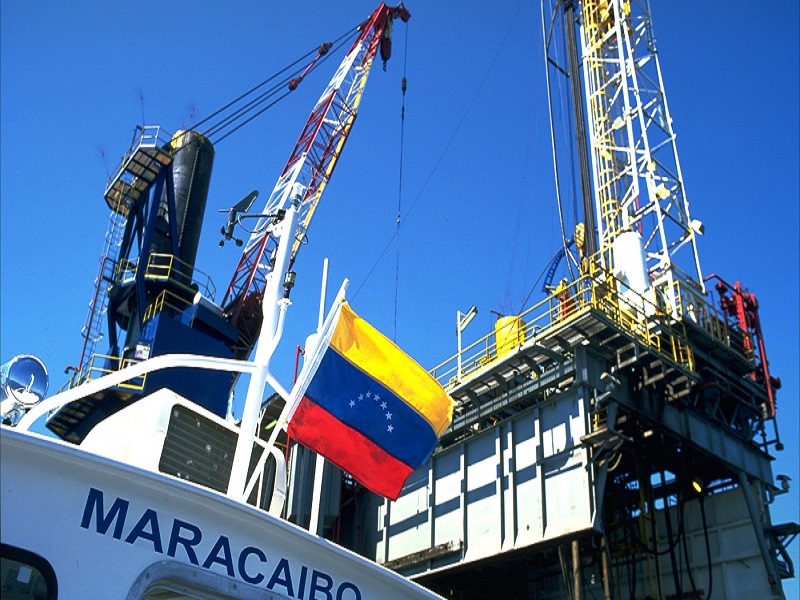 صادرات بیش از ۸۰۰ هزار بشکه ای نفت ونزوئلا