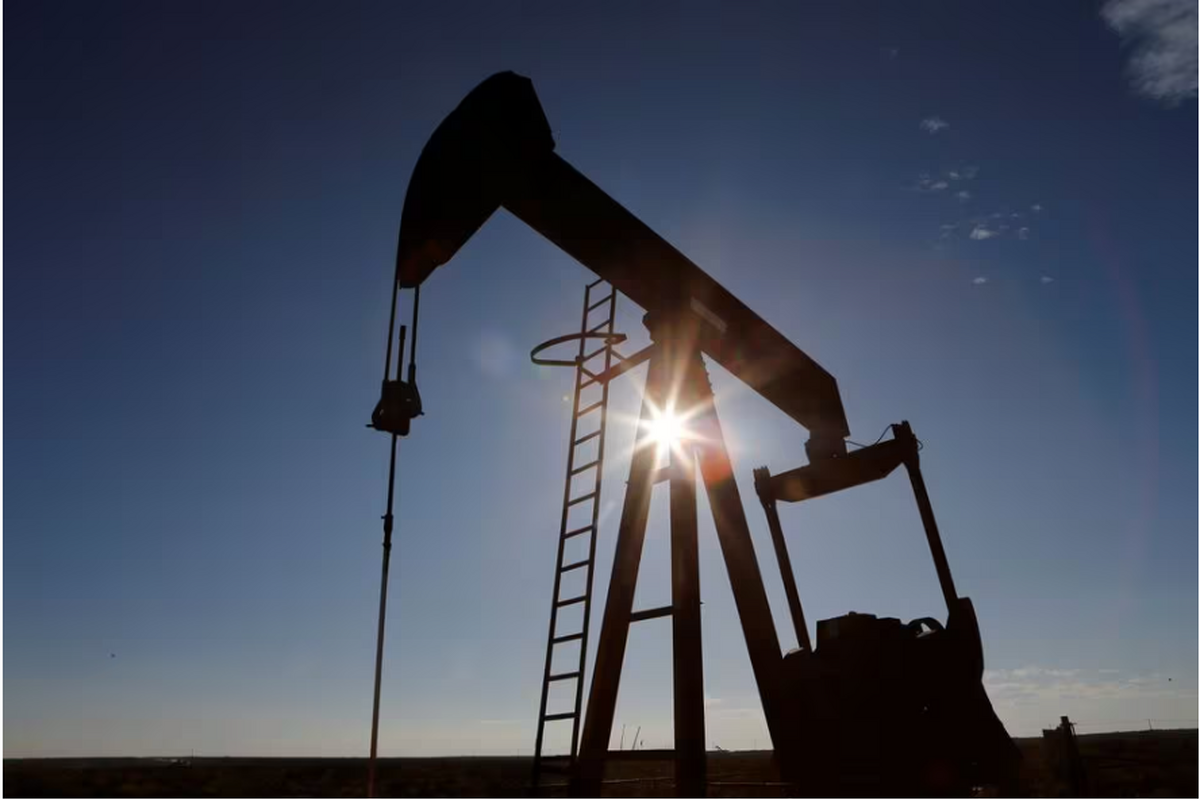 قیمت نفت برای شروع سال ۲۰۲۴ با کاهش نگرانی‌های عرضه کاهش می‌یابد
