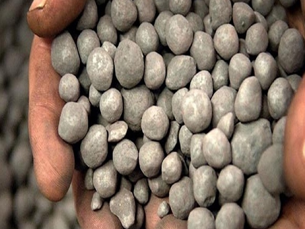 فروش بیش از ۷۱۲ هزار تن زنجیره سنگ آهن در بورس کالا