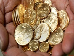 قیمت سکه ثابت ماند/ طلا ارزان تر از دیروز