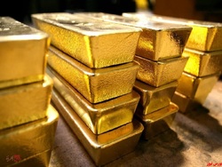 قیمت طلا در حال نوسان است