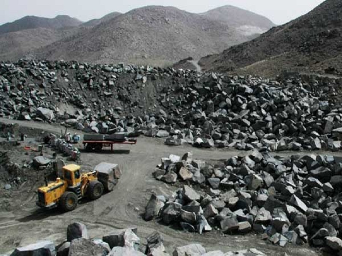 کاهش ۴ دلاری قیمت سنگ آهن وارداتی در چین