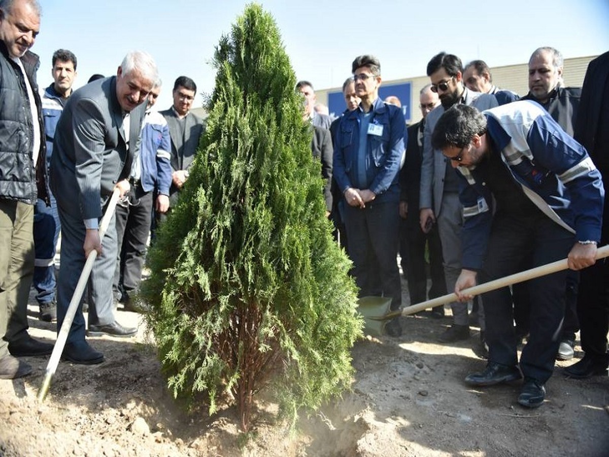 پتروشیمی تبریز، پیشگام در توسعه فضای سبز: گرامیداشت روز درختکاری با حضور مسئولان استانی