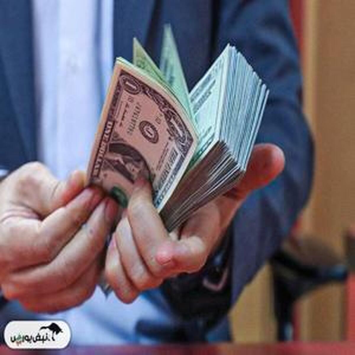 افزایش قیمت دلار - ۲۳ اسفند ۱۴۰۳/ عبور از مرز ۷۰ هزار و ۵۰۰ تومان