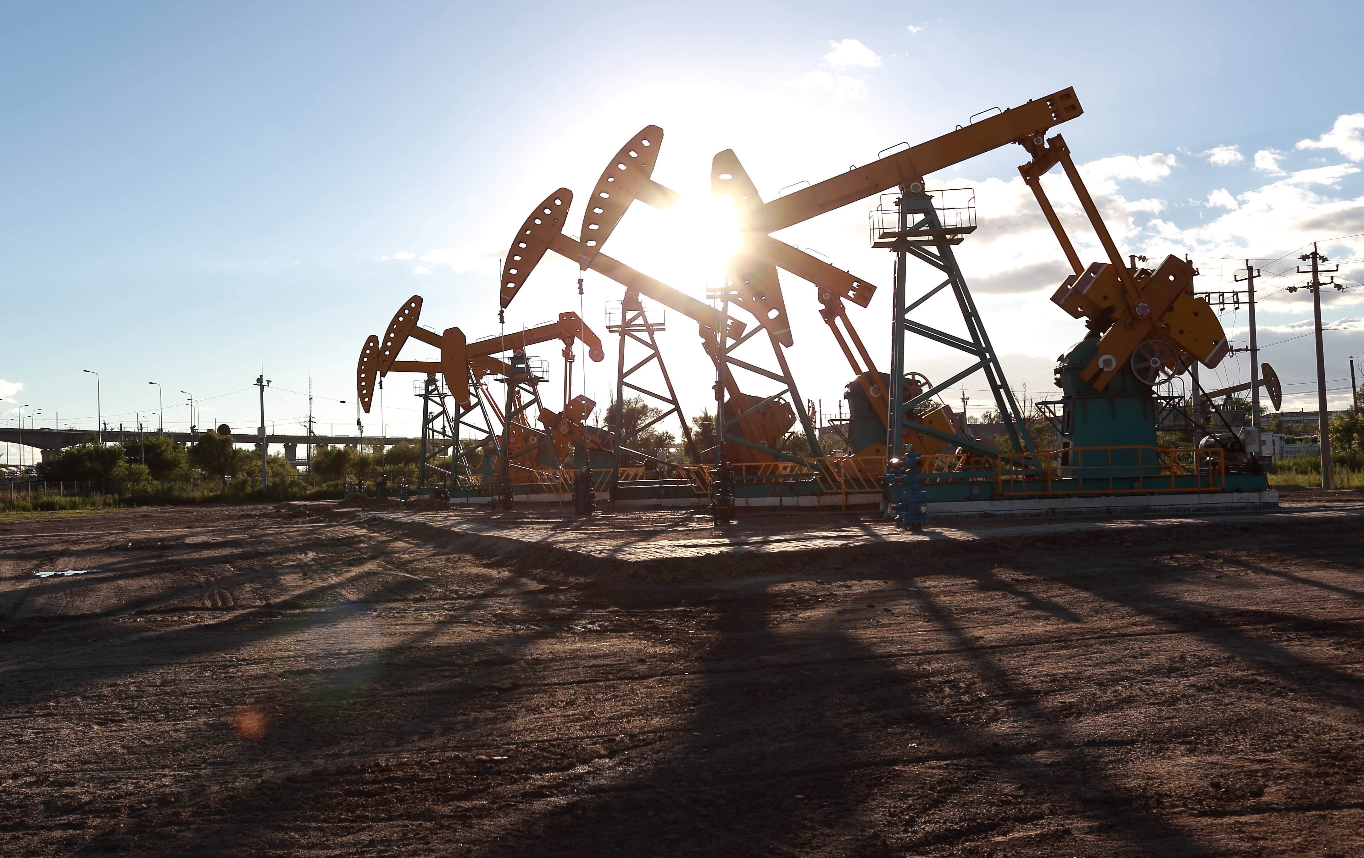 قیمت نفت پس از کاهش ذخایر آمریکا و کاهش نگرانی‌ها در مورد تقاضا افزایش یافت