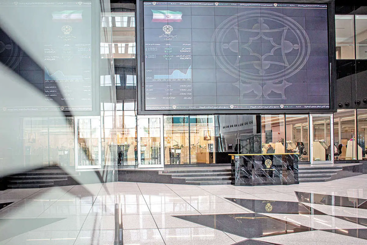 فاصله ۲ درصدی بورس تا سقف تاریخی/ عرضههای اولیه پس از چند ماه وقفه از سر گرفته شد